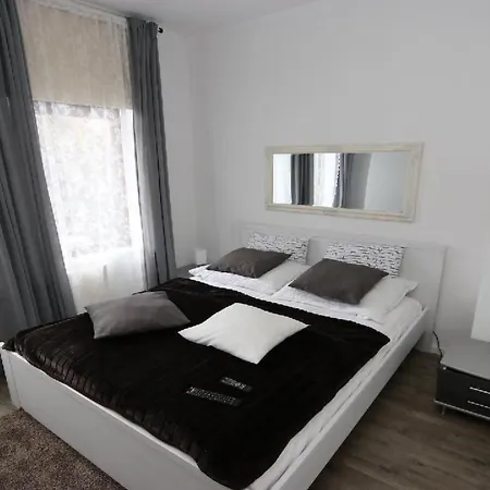 Gemuetliche In Mit Garten By Interhome Apartman
